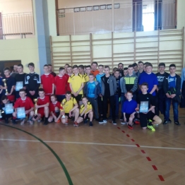 Turniej w piłkę nożną halową o Puchar Dyrektora Zespołu Szkół im. Jana Pawła II w Brzostku
