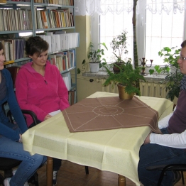 17 II 2012r. -Spotkanie i wywiad z absolwentem naszej szkoły Grzegorzem Kaczmarkiem i byłym Kawiarenkowiczem.