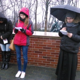 Maturzyści u tronu Jasnogórskiej Pani