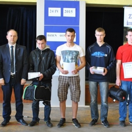 Sprawozdanie z turnieju motoryzacyjnego przeprowadzonego w Zespole Szkół im. Jana Pawła II w Brzostku.