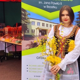KIERMASZ WIELKANOCNY NA BRZOSTECKIM RYNKU
