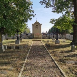 Jesienne porządki na cmentarzu