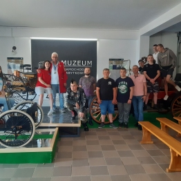 WYJAZD DO KINA I MUZEUM SAMOCHODÓW ZABYTKOWYCH KLASY DRUGIEJ BRANŻOWEJ W ZAWODZIE KUCHARZ I MECHANIK OPERATOR POJAZDÓW I MASZYN 