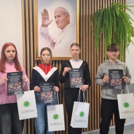 PROJEKT ZWOLNIENI Z TEORII - ROZDANIE NAGRÓD 