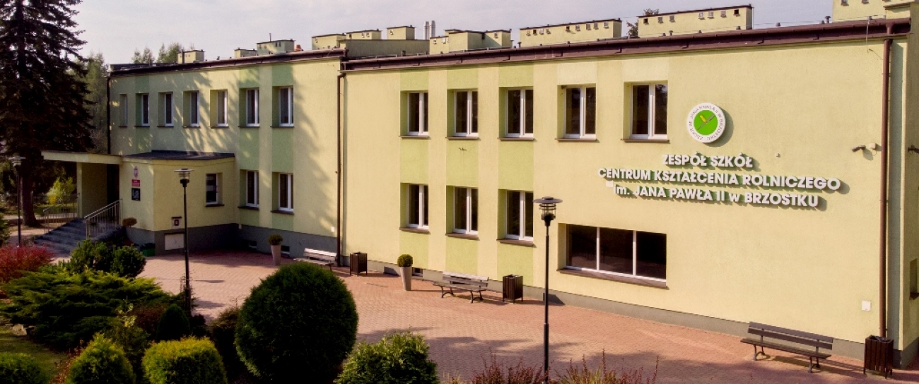 Zdjęcie - Slider Zespół Szkół CKR im. Jana Pawła II w Brzostku