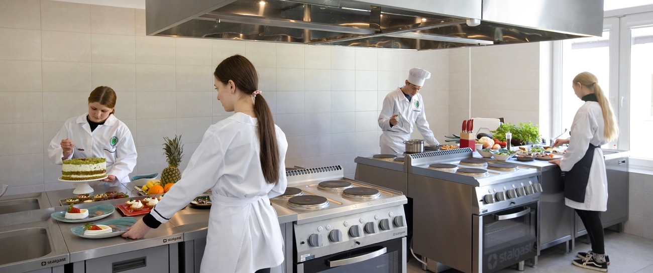 Zdjęcie - Slider Zespół Szkół CKR im. Jana Pawła II w Brzostku